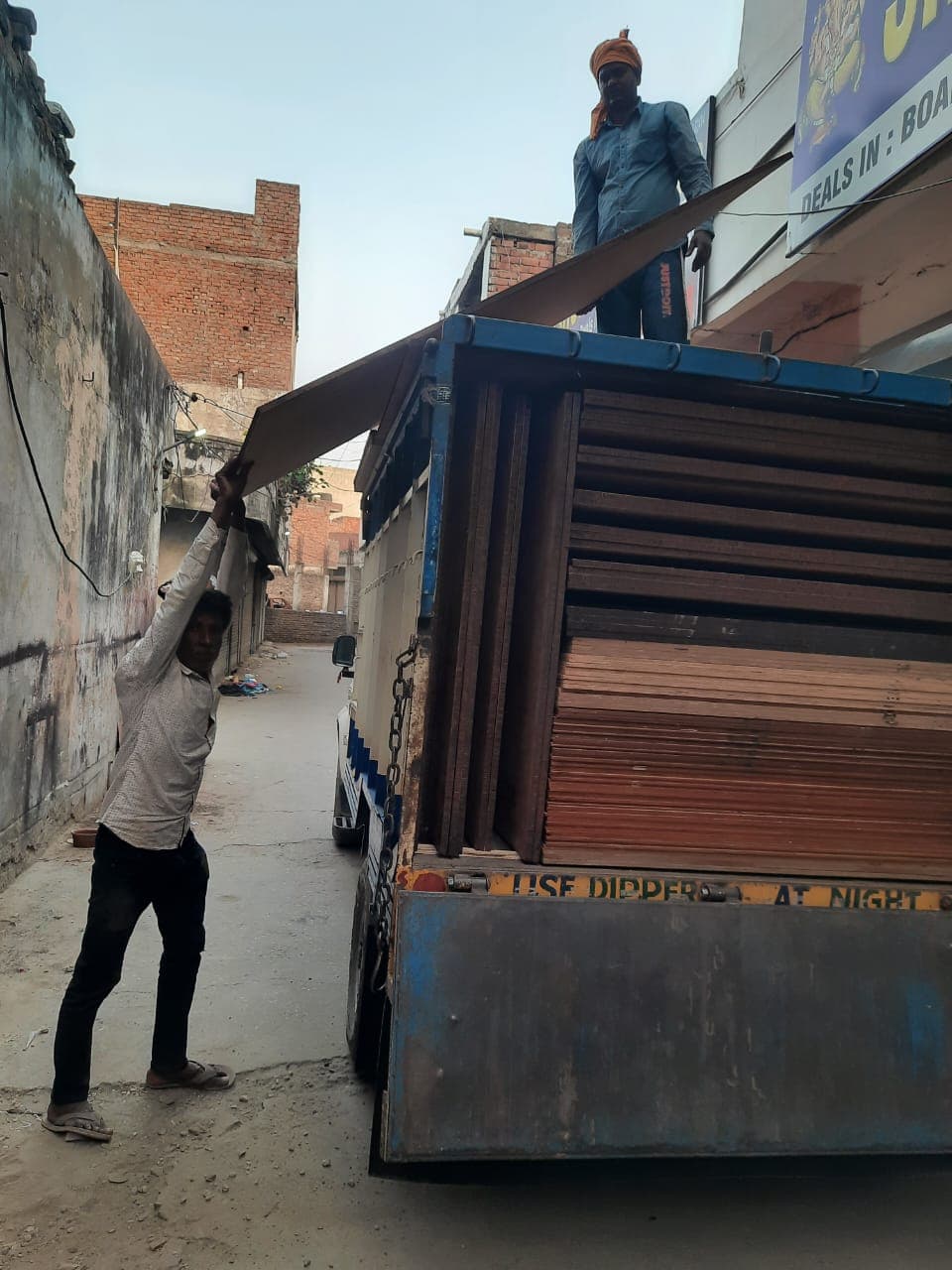 Wholesale calibrated plywood inventory stacks in Karnal warehouse